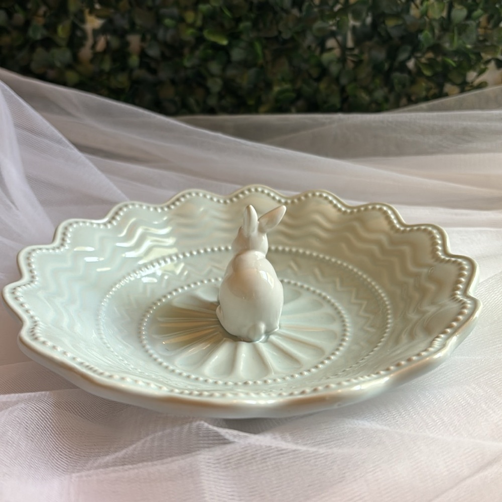 Arlington Designs - Pale Blue and White Porcelain Decorative Bowl - Bunny Theme - Picture 2 of 6